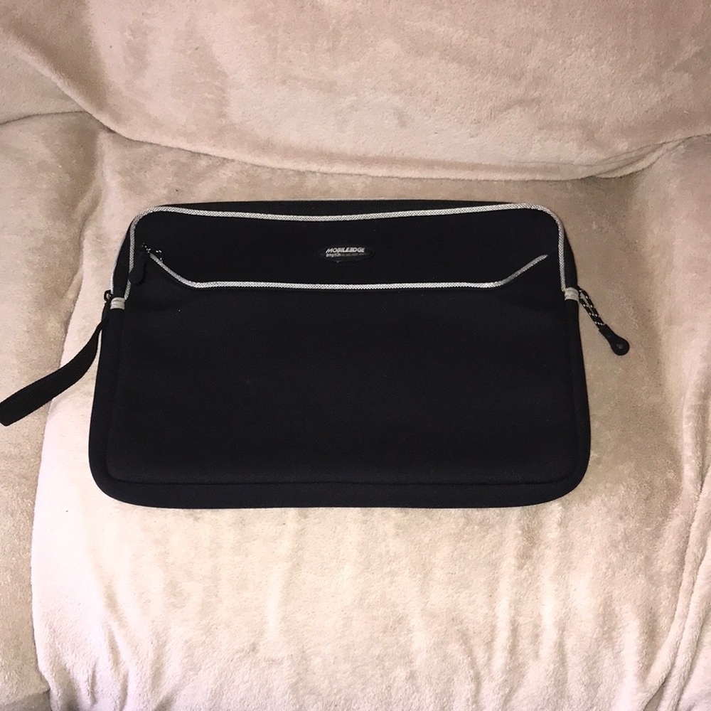 Mobile Edge special edition Bring it on Neoprene laptop sleeve 💕
